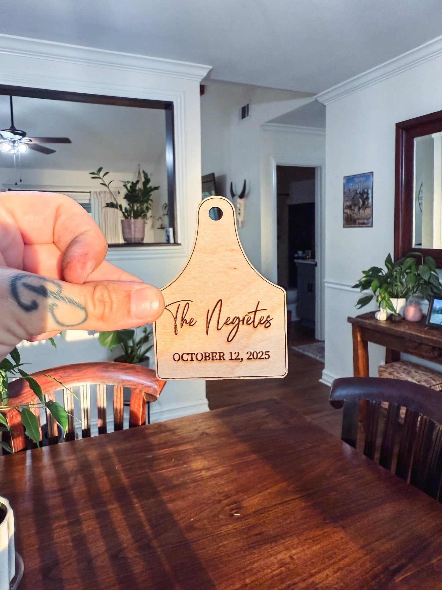 Save the Date Cow Tag Western Wedding Magnets | Wooden Save the Date Personalized Set | Wedding Table Decor | Custom Laser Engrave Oak Wood