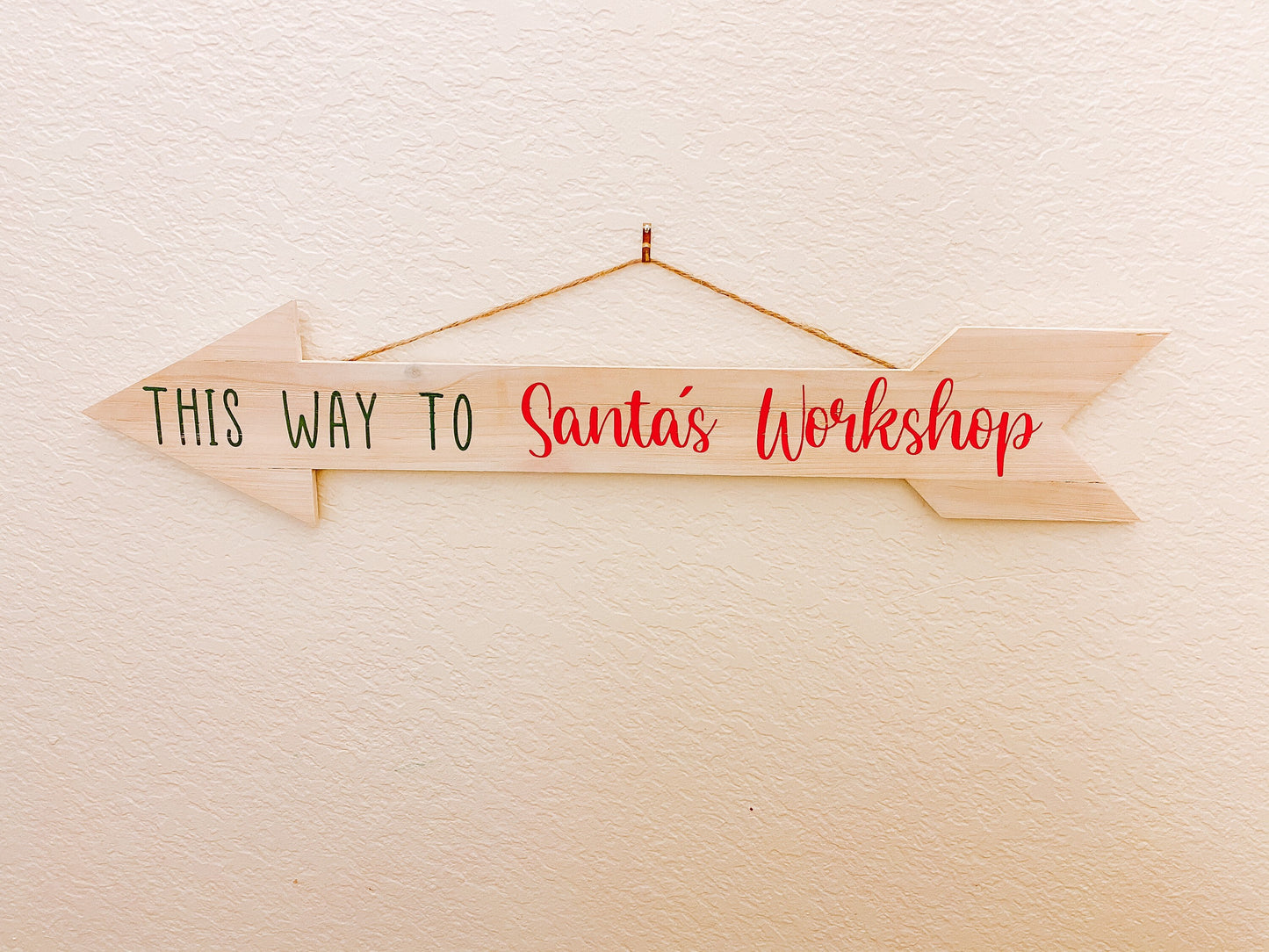 This Way To Santa’s Workshop Holiday Decor Sign